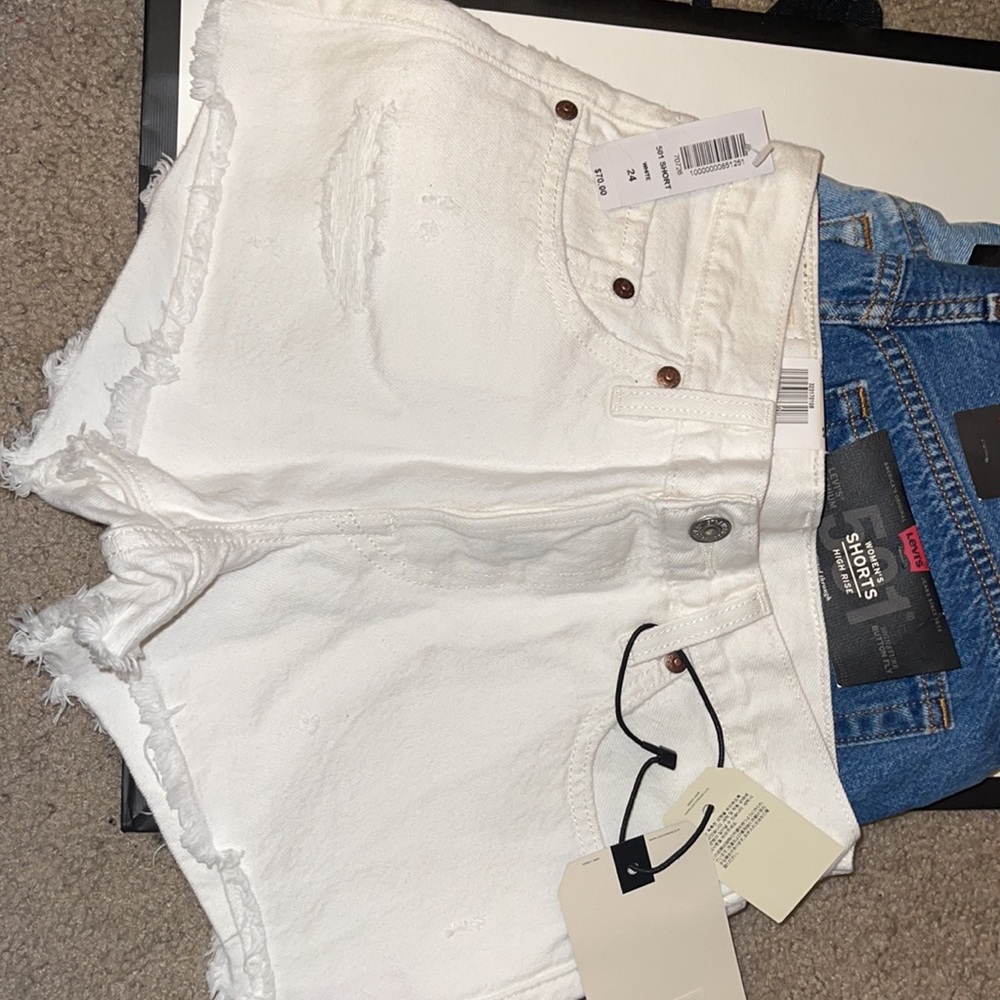 Brand new white jeans shorts - Picture 3 of 3